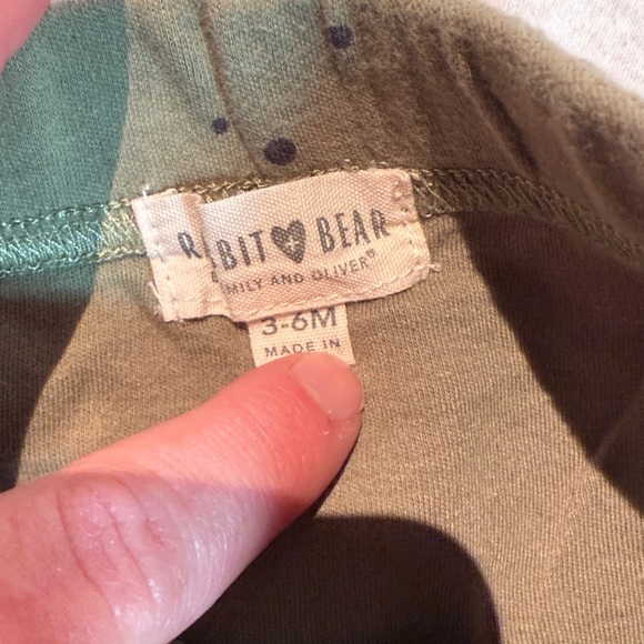 Rabbit + Bear - Organic Cotton Baby Outfit with Green Pants and Gray Top - Picture 5 of 5